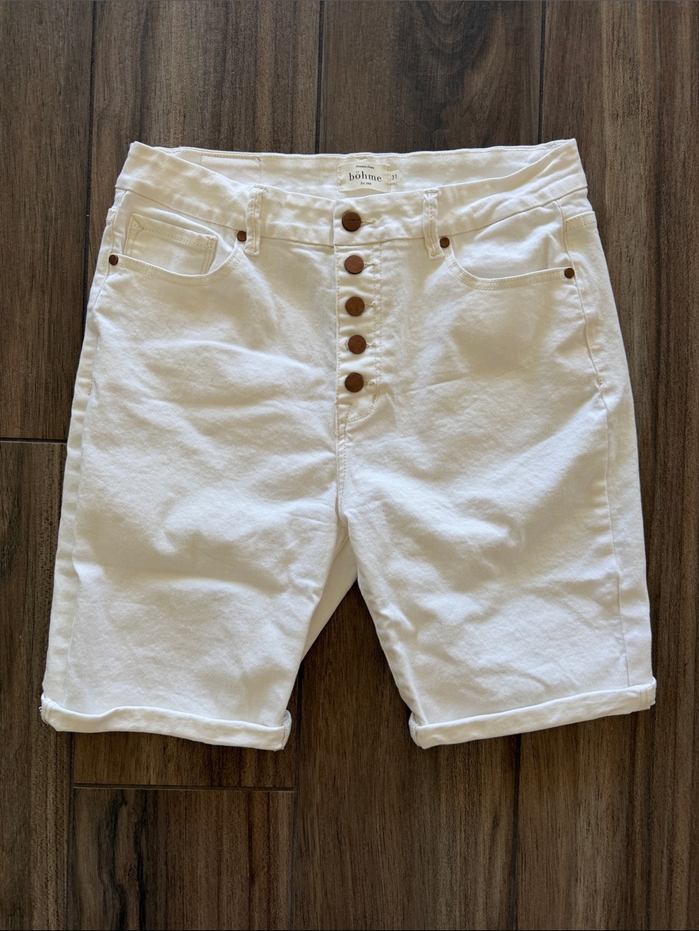 Bohme White Mid-Hi Rise Button-Fly Women’s Bermuda Shorts. Size 31.